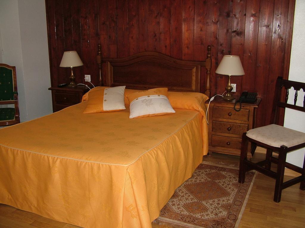Hostal El Botero Cuzcurrita-Rio Tiron ภายนอก รูปภาพ
